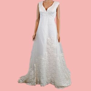 NWT Off-White A-Line Wedding Dress w/ Chapel Train - 4